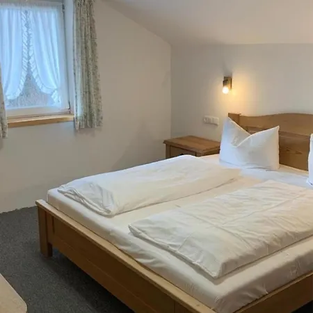 Homestay Rheinischer Hof *