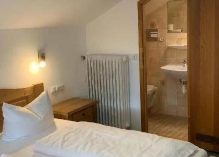 Rheinischer Hof Homestay *